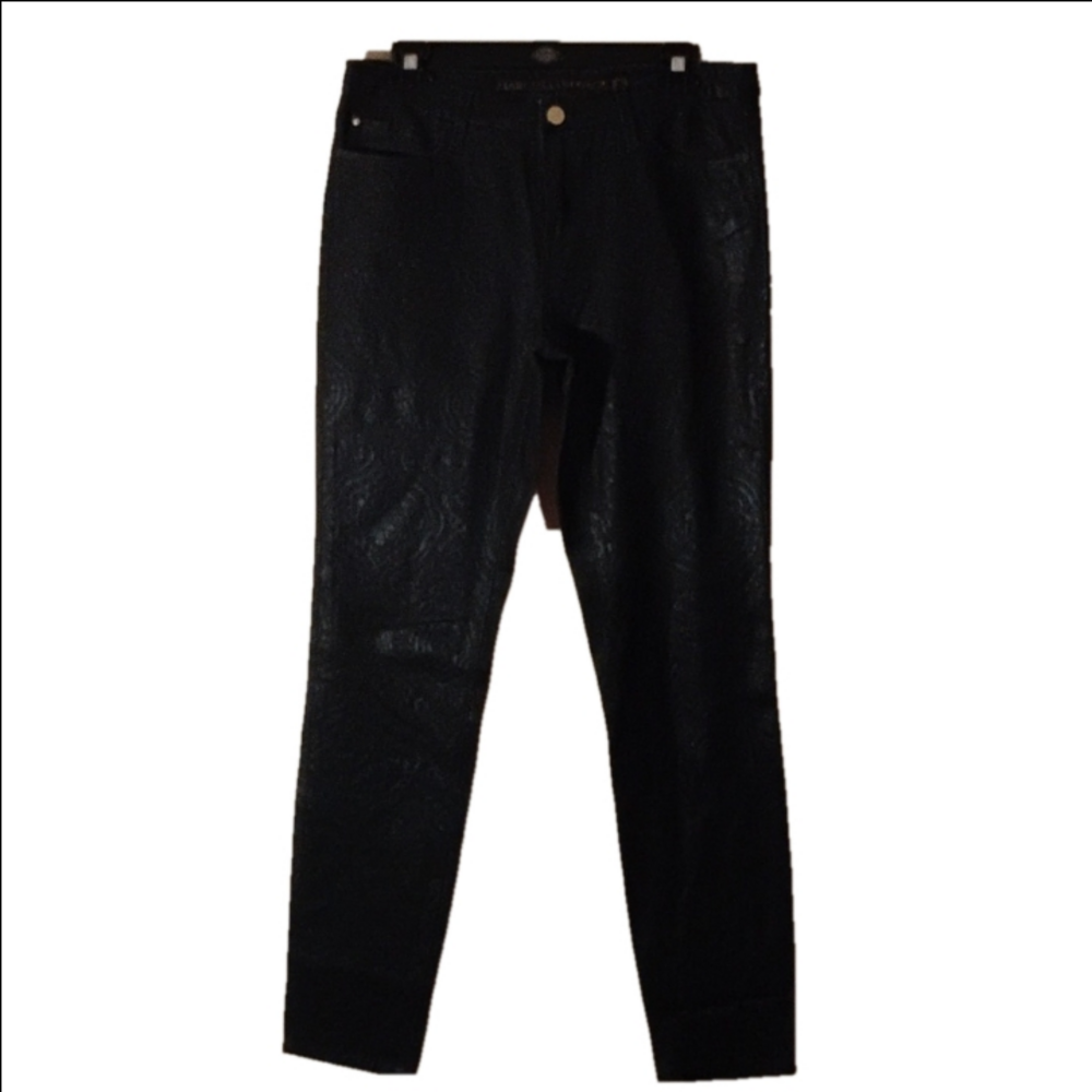 Marchesa Voyage black embossed? Printed pants. Classic dressy look. Size 29.